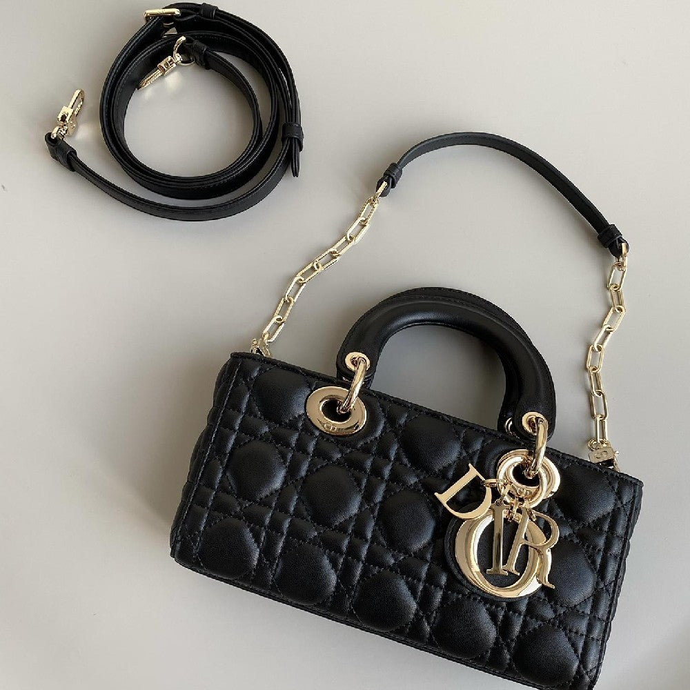 2025 Bag Classic Top-handle Bag W91