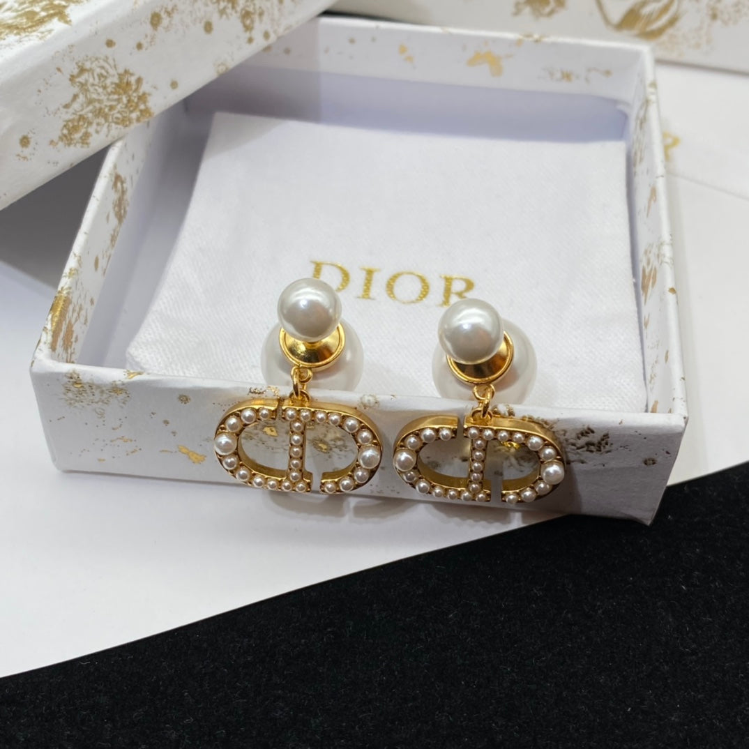 2025 Simple Irregular Pearl Earrings