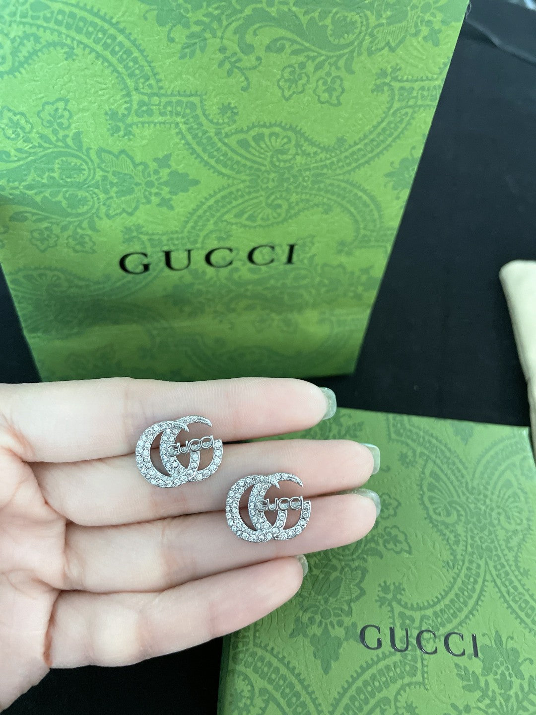 2025 Elegant Sparkling Diamond Stud Earrings