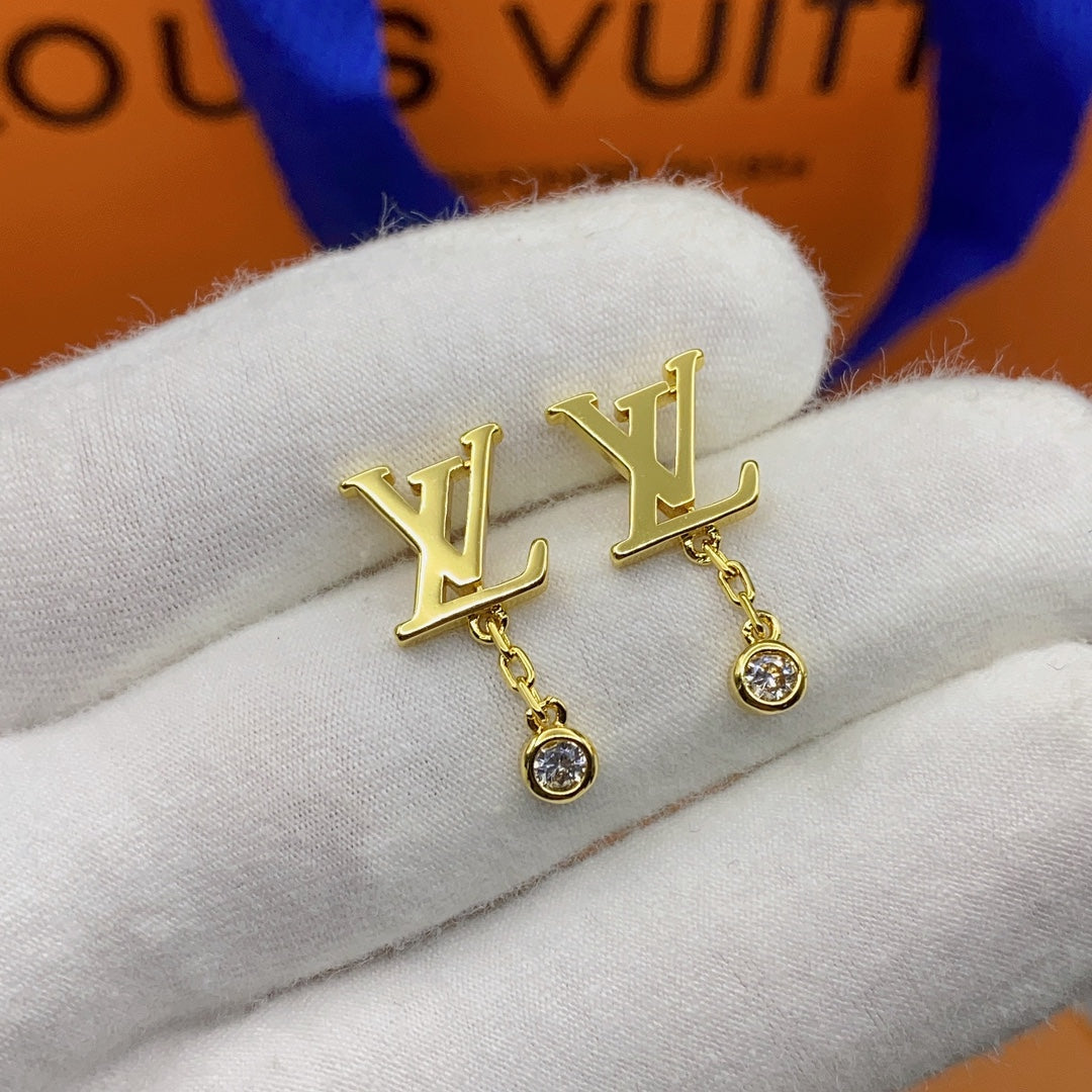 2025 Crystal Diamond Pendant Alphabet Stud Earrings