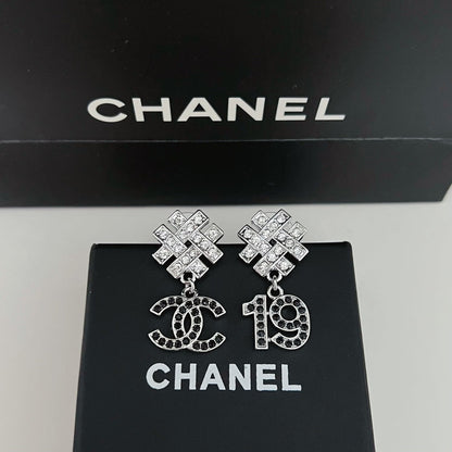 2025 Elegant Black Diamond Asymmetric Earrings