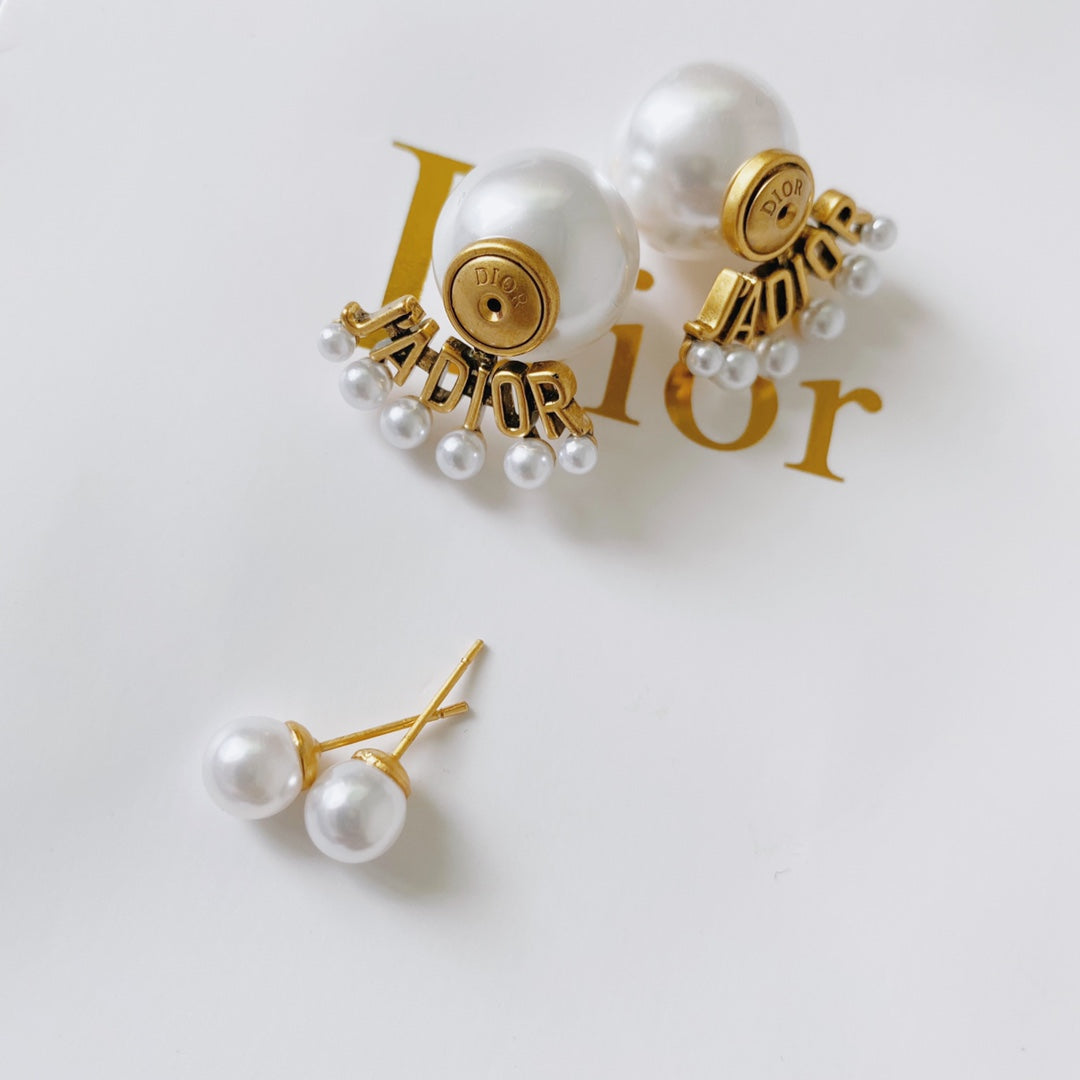2025 Vintage Pearl Letter Earrings