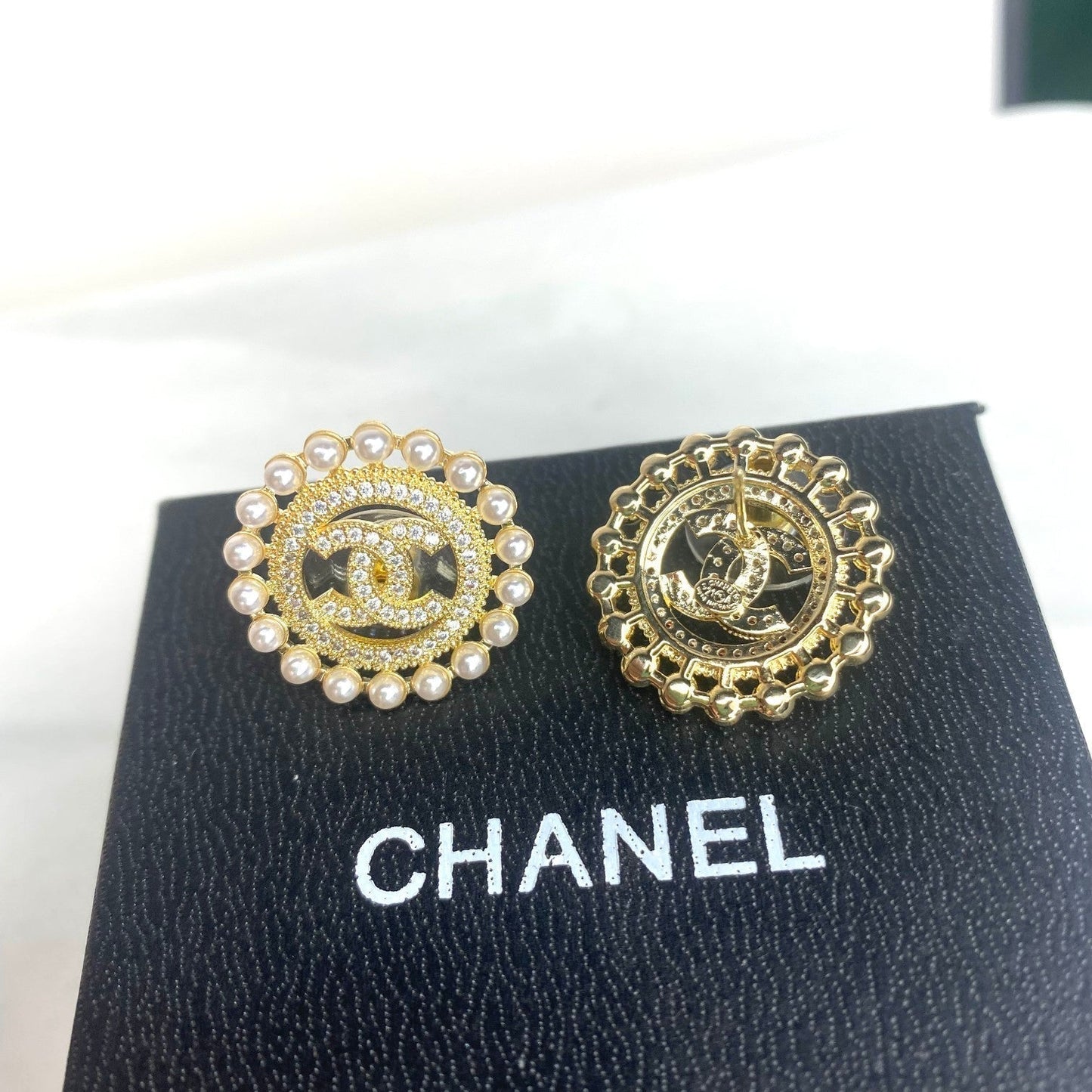 2025 Zircon Pearl Stud Earrings