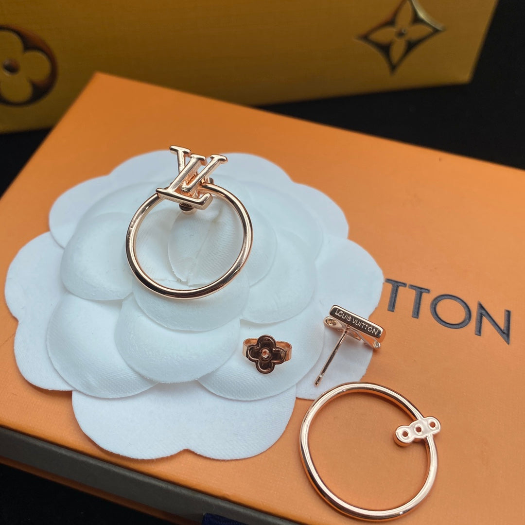 2025 Versatile Circle Letter Earrings