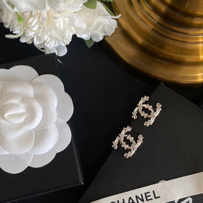 2025 Sparkling Crystal Diamond Stud Earrings