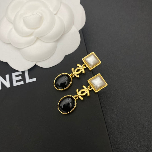 2025 Vintage Noble Stitching Earrings