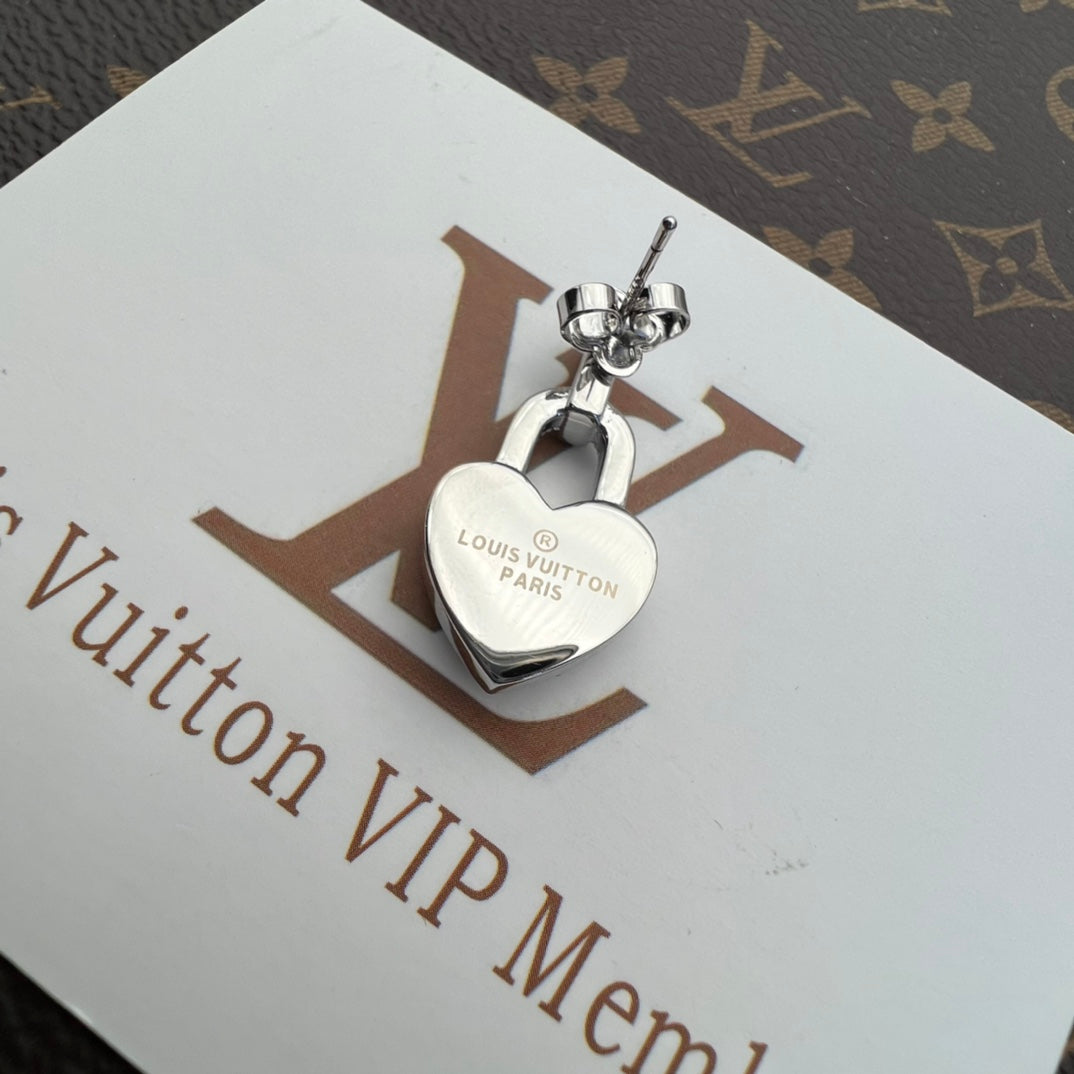 2025 Sparkling Heart Lock Diamond Earrings