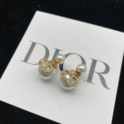 2025 Elegant Diamond Letter Pearl Earrings