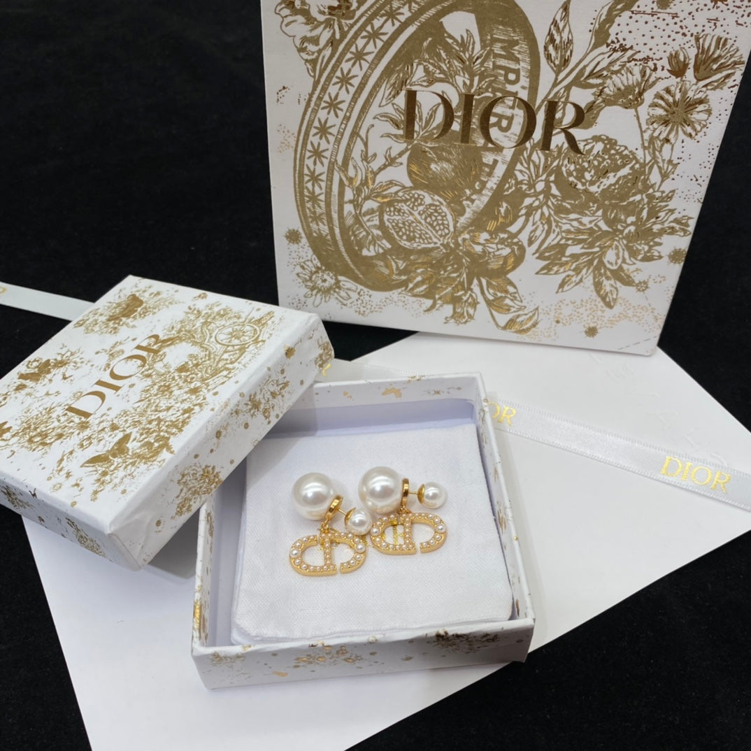 2025 Simple Irregular Pearl Earrings