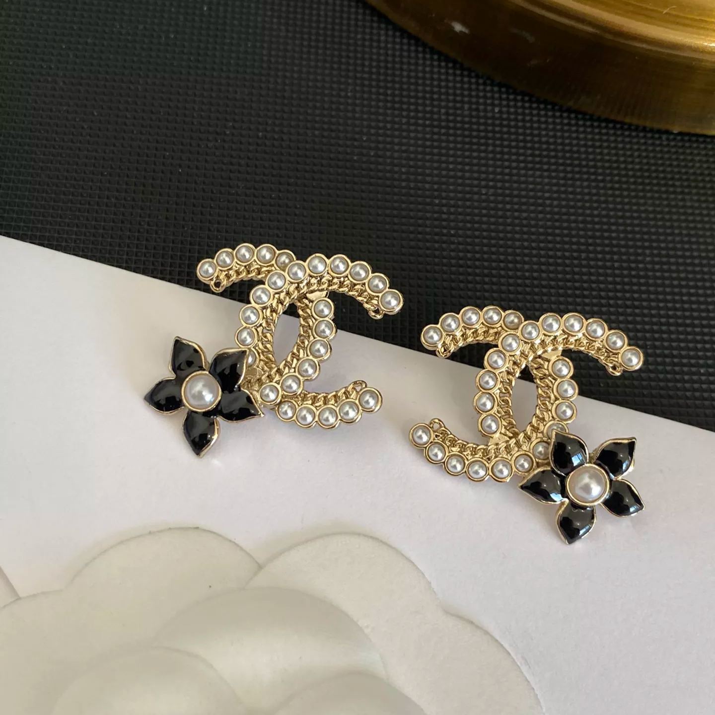 2025 Epoxy Flower Pearl Stud Earrings