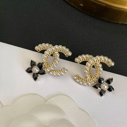 2025 Epoxy Flower Pearl Stud Earrings