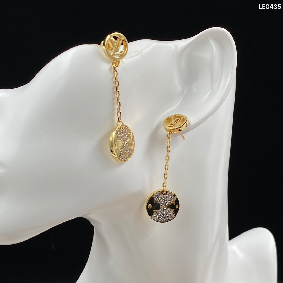 2025 Round Pendant Chain Earrings