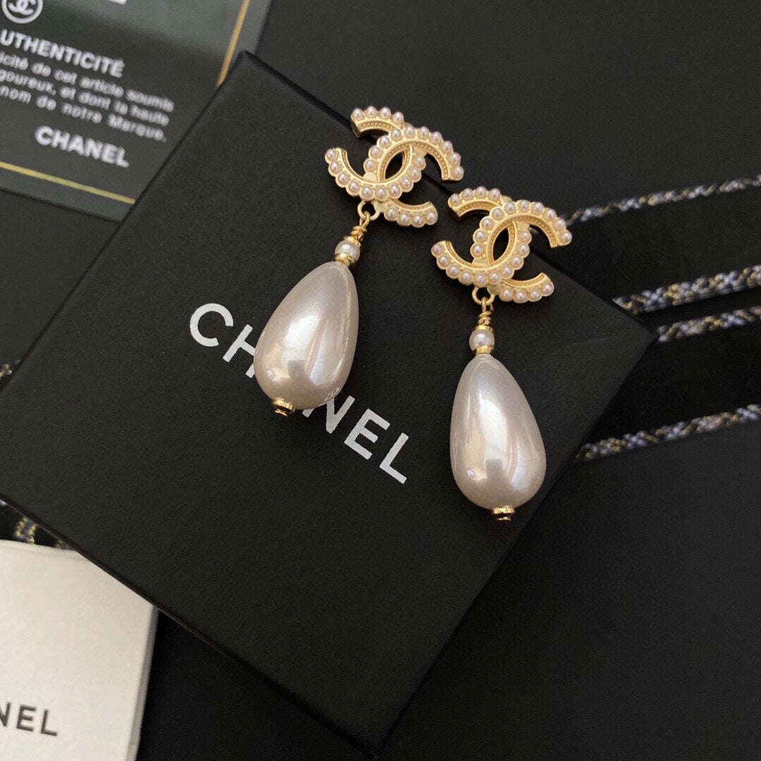 2025 Classic pearl earrings