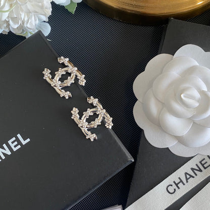 2025 Sparkling Crystal Diamond Stud Earrings