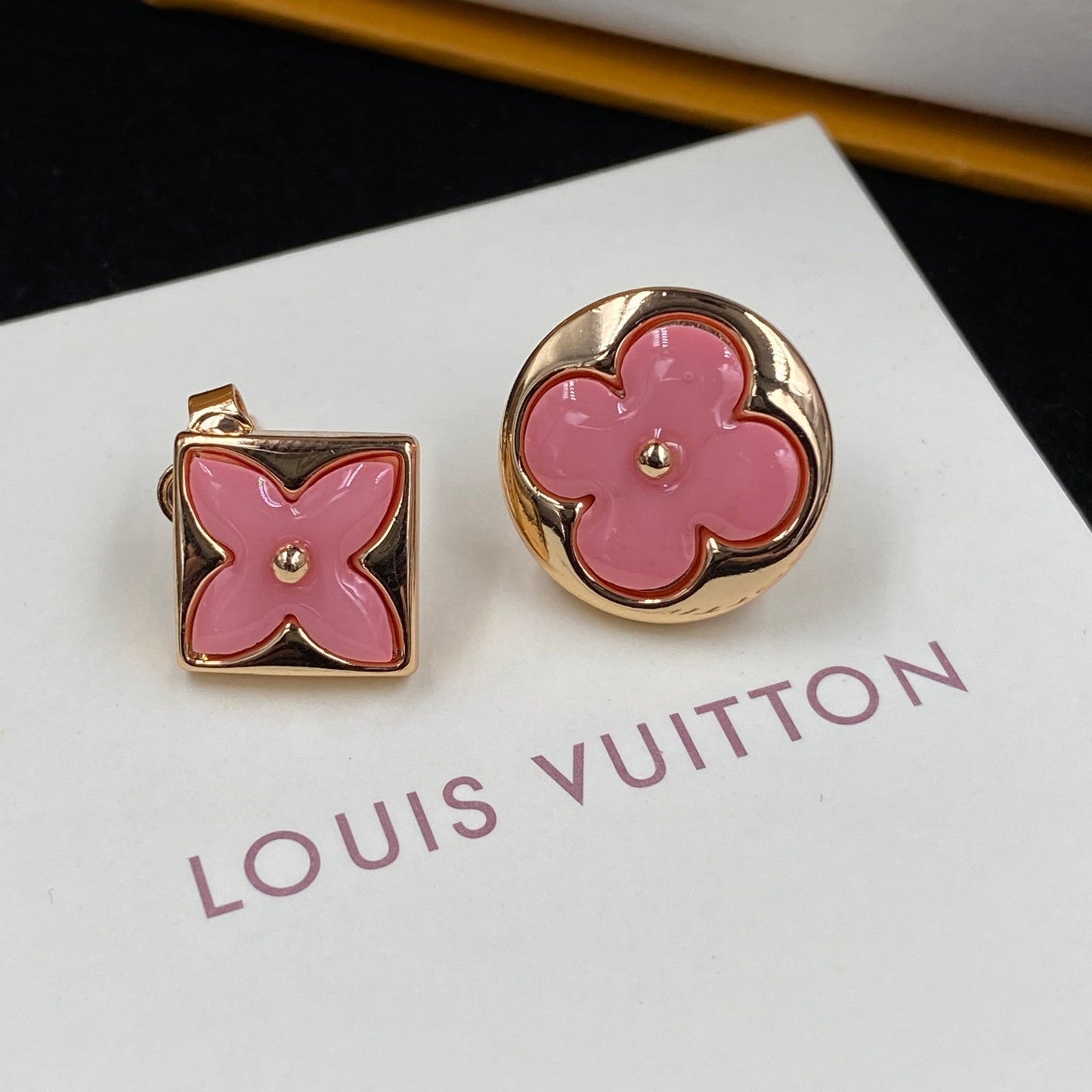 2025 Premium Resin Flower Stud Earrings