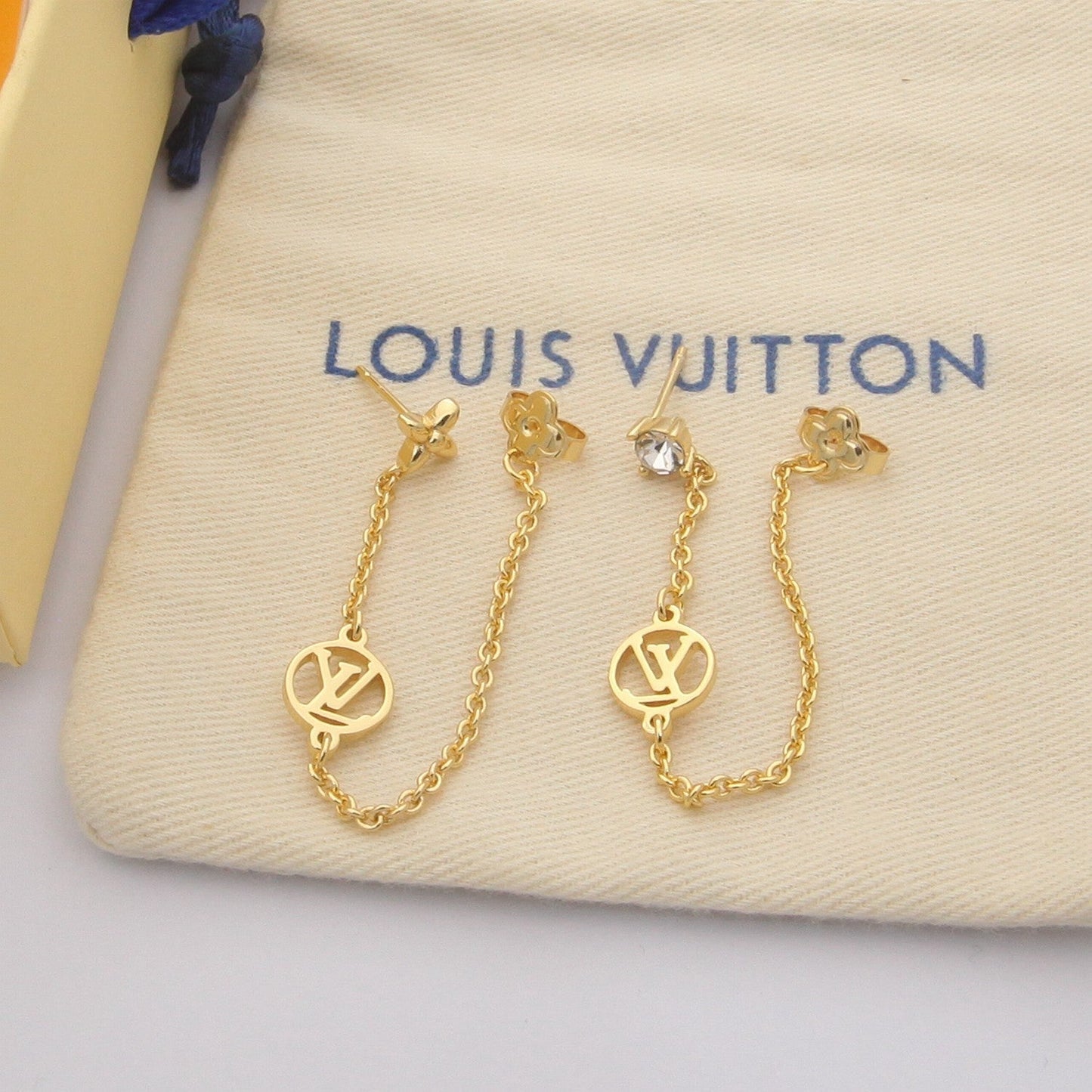 2025 Petit Asymmetric Chain Earrings