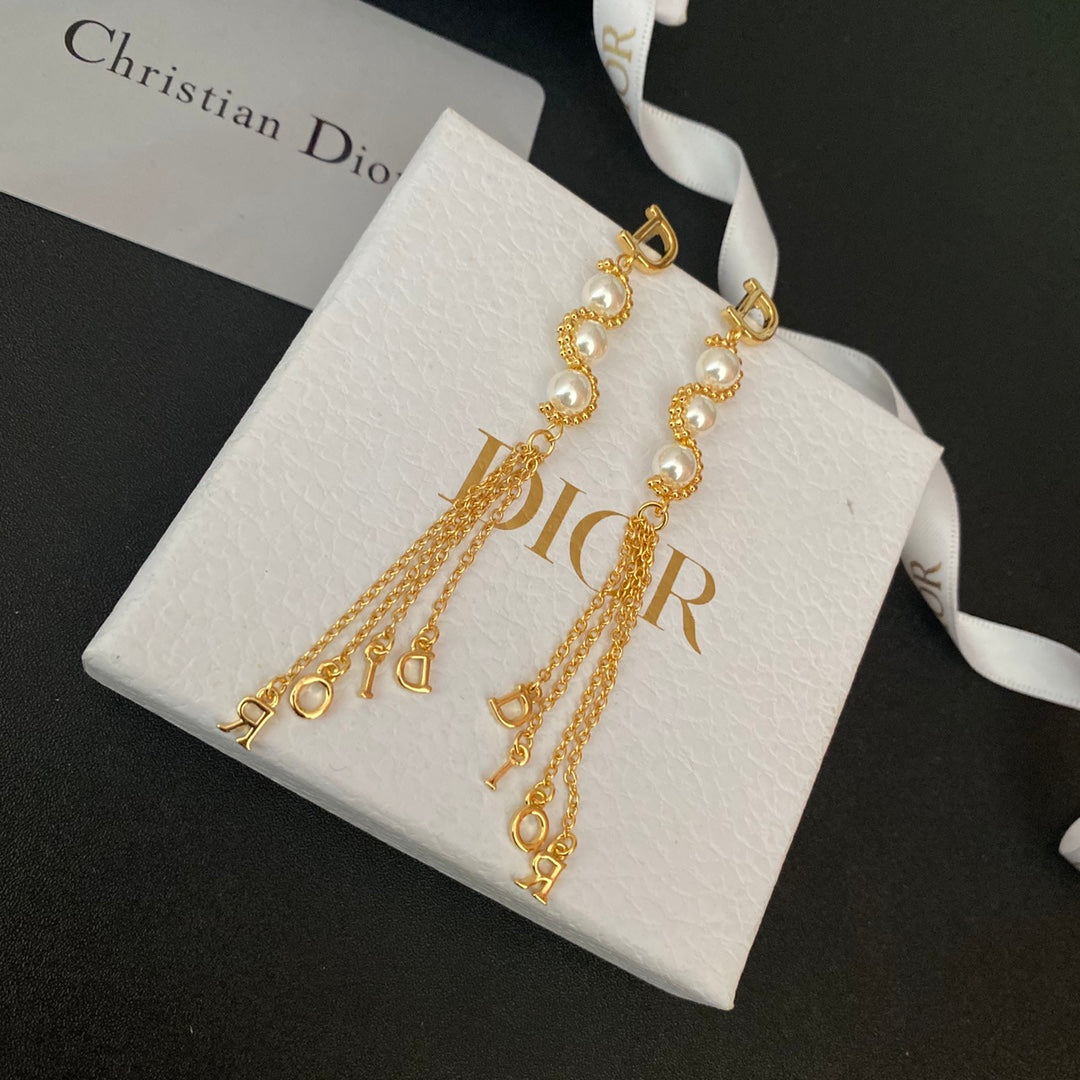 2025 Pearl Chain Earrings