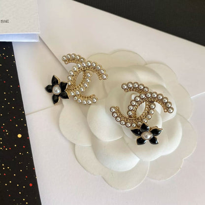 2025 Epoxy Flower Pearl Stud Earrings