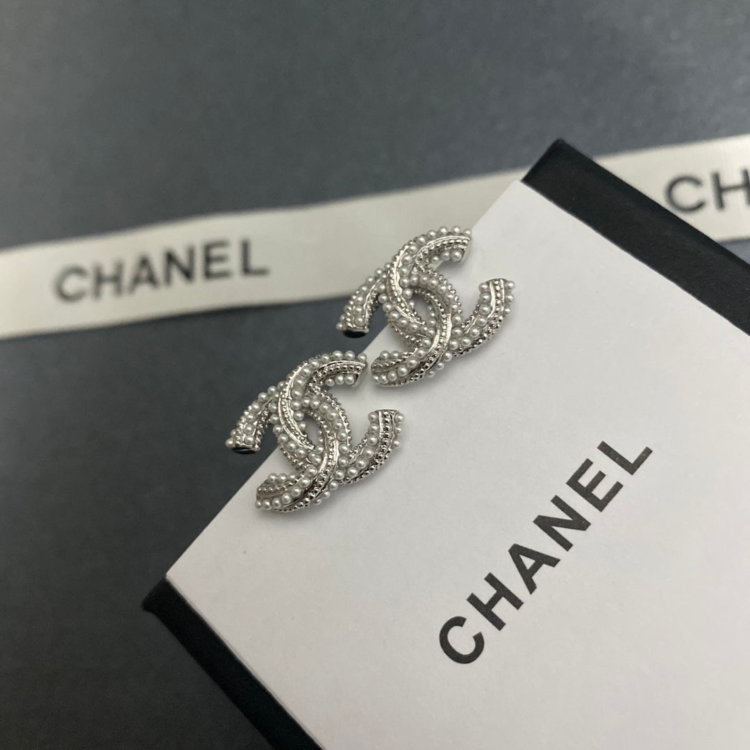 2025 Temperament Pearl Letter Stud Earrings