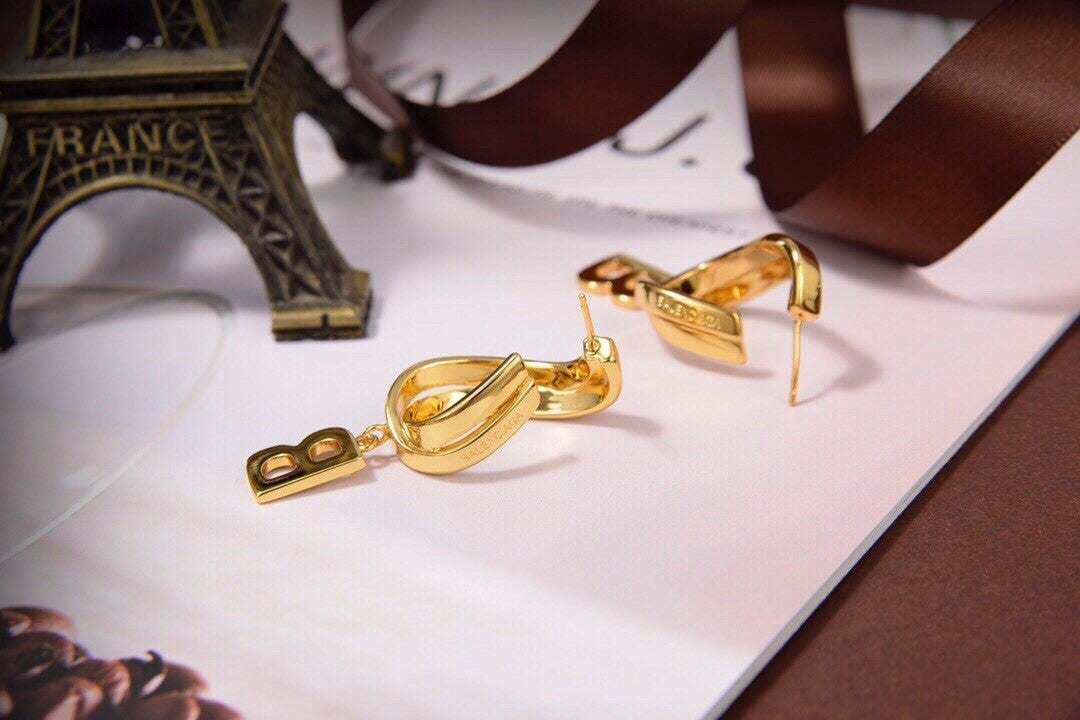 2025 Twisted Letter Earrings