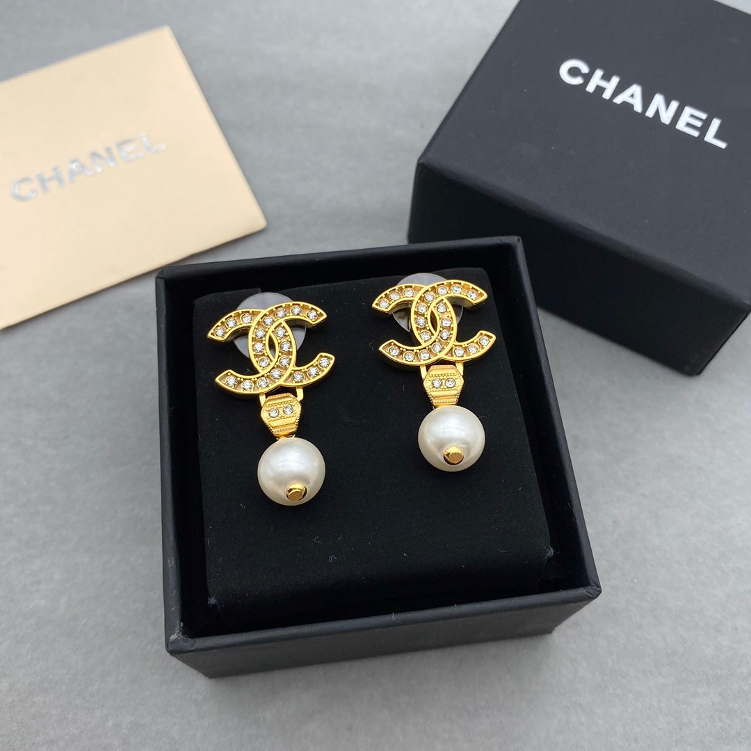 2025 Zircon Letter Pearl Earrings