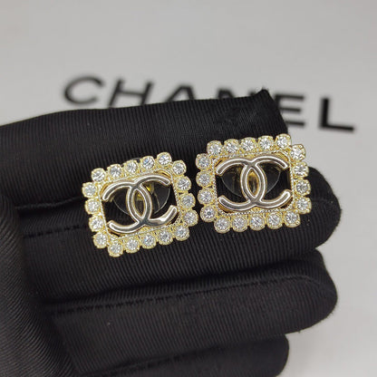 2025 Luxurious Diamond Hollow Stud Earrings
