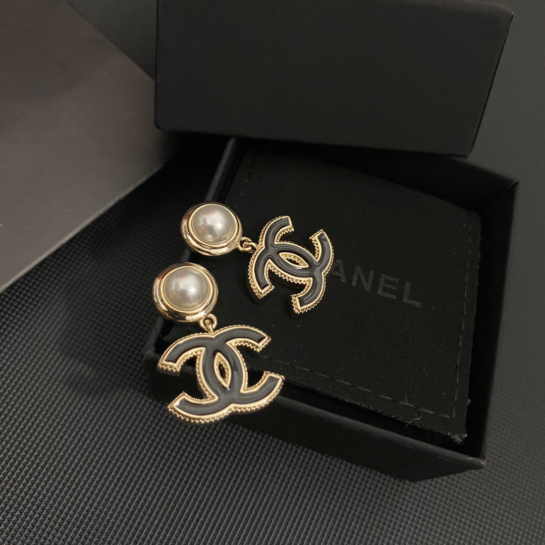 2025 Temperament Epoxy Pearl Earrings