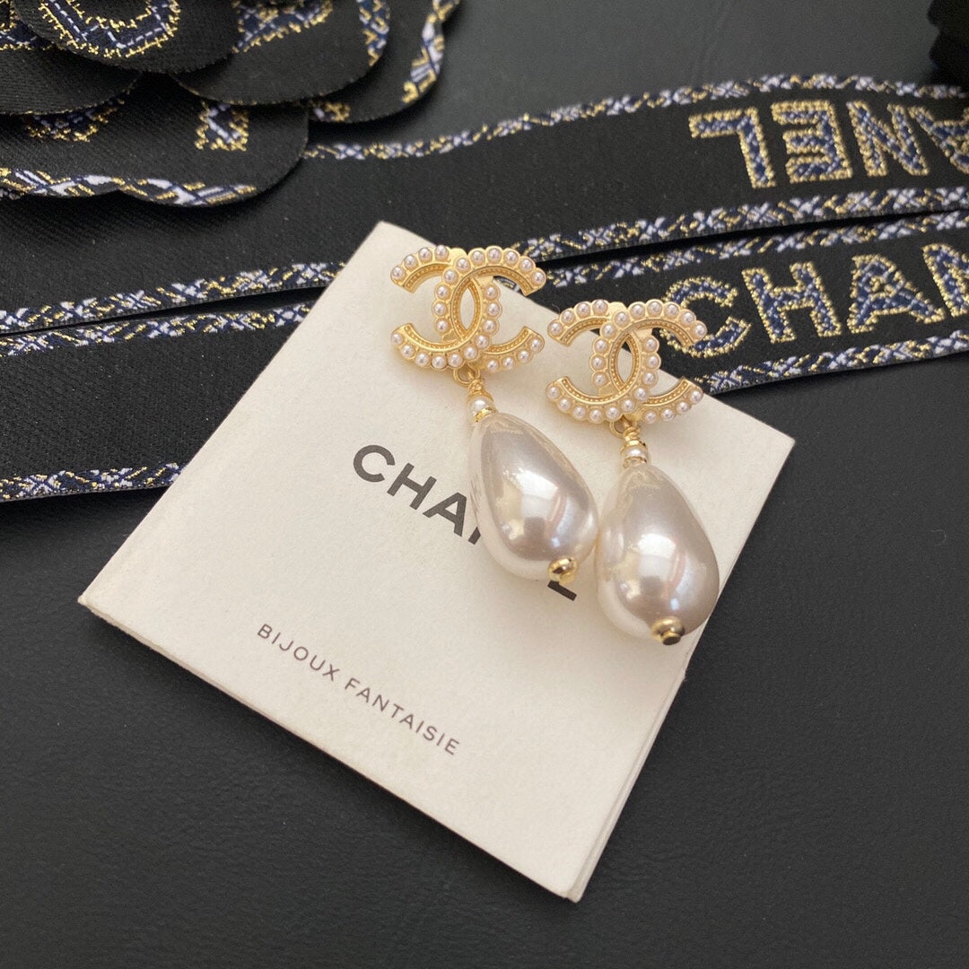 2025 Classic pearl earrings