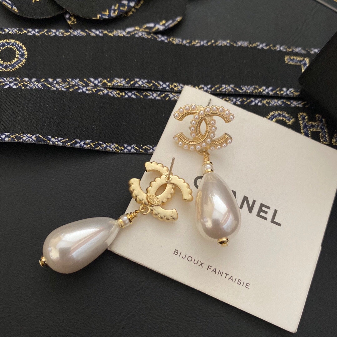 2025 Classic pearl earrings
