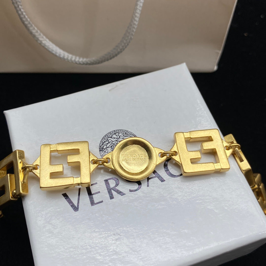 2025 Vintage Maze Bracelet Necklace Set