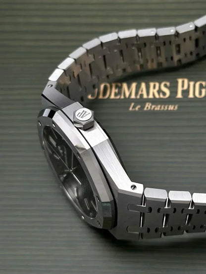 Audemars Piguet Royal Oak Automatic Watch 41mm Black Dial 15500ST