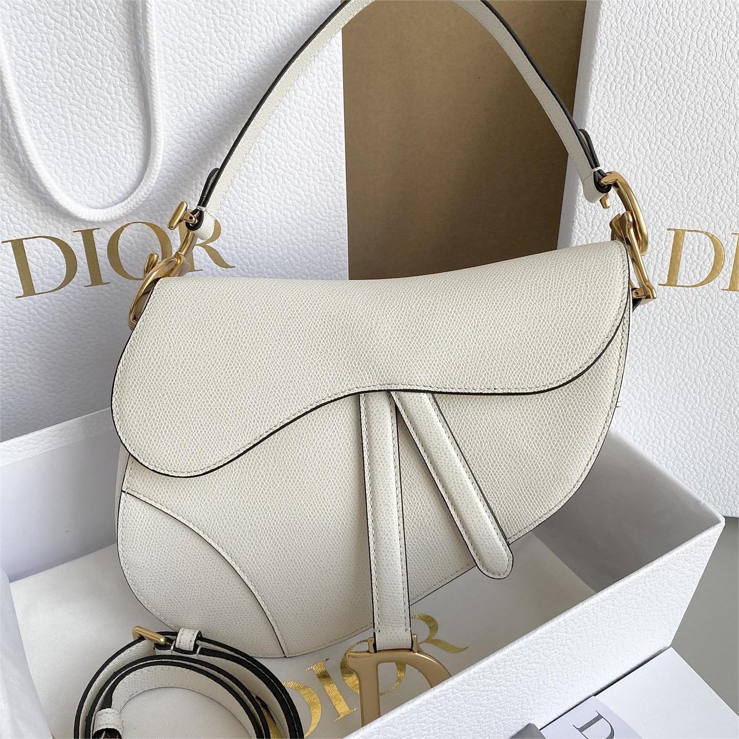 2025 Bag Classic Saddle Bag W239