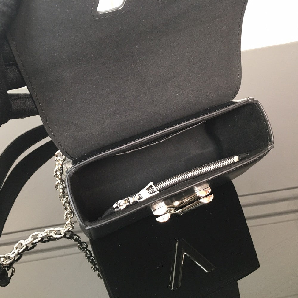 2025 Bag Stylish Shoulder Bag W31026