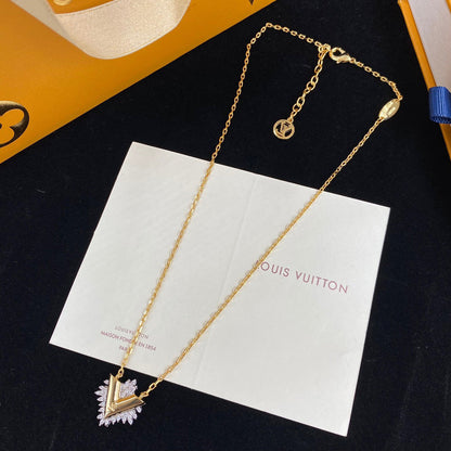 2025 Crystal Diamond V Earrings Bracelet Necklace Set