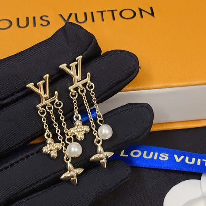 2025 Fashion Pearl Flower Pendant Earrings