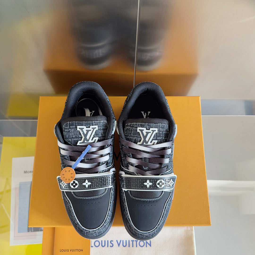 2025 250318 New high quality new color board shoes